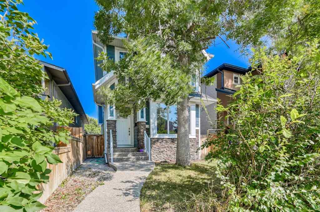 MLS® A2261534 - 7418 36 Avenue NW in Bowness Calgary, Residential