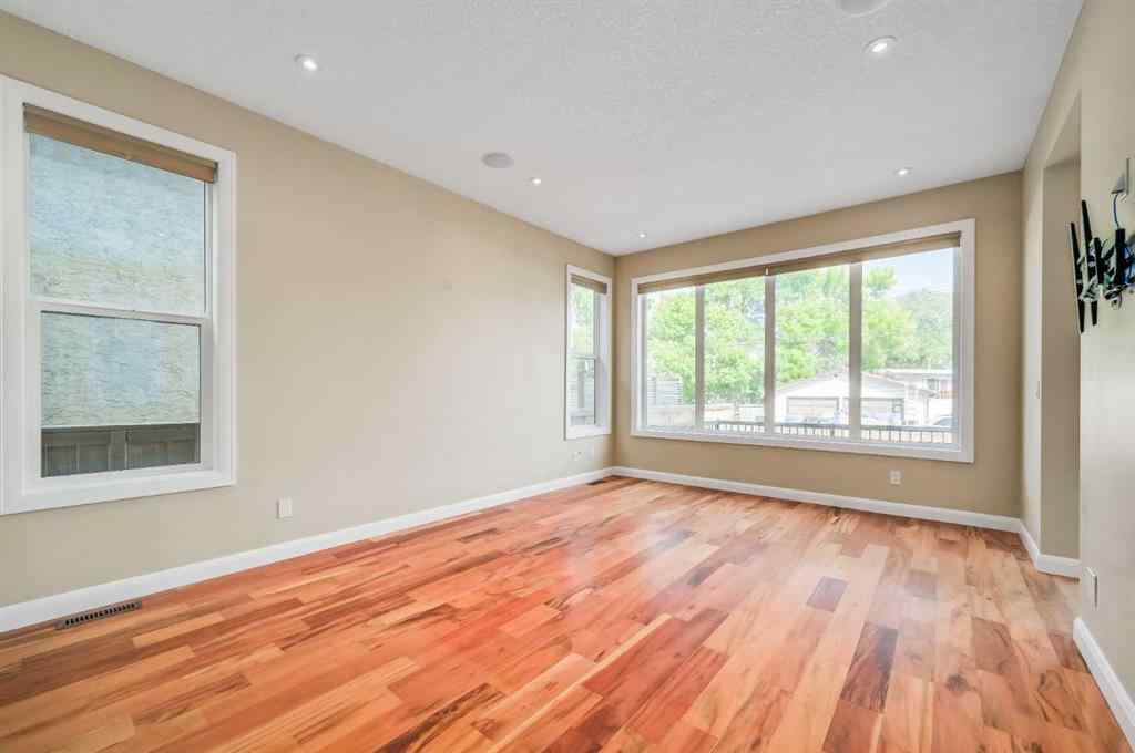 MLS® A2261534 - 7418 36 Avenue NW in Bowness Calgary, Residential