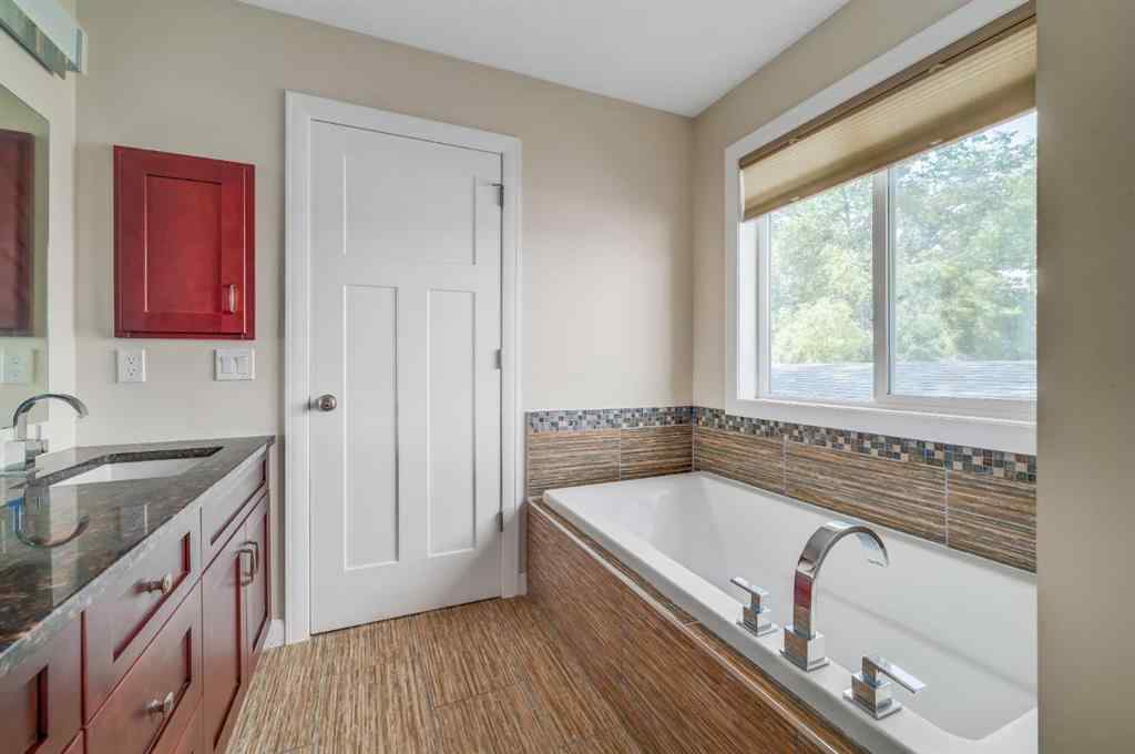 MLS® A2261534 - 7418 36 Avenue NW in Bowness Calgary, Residential