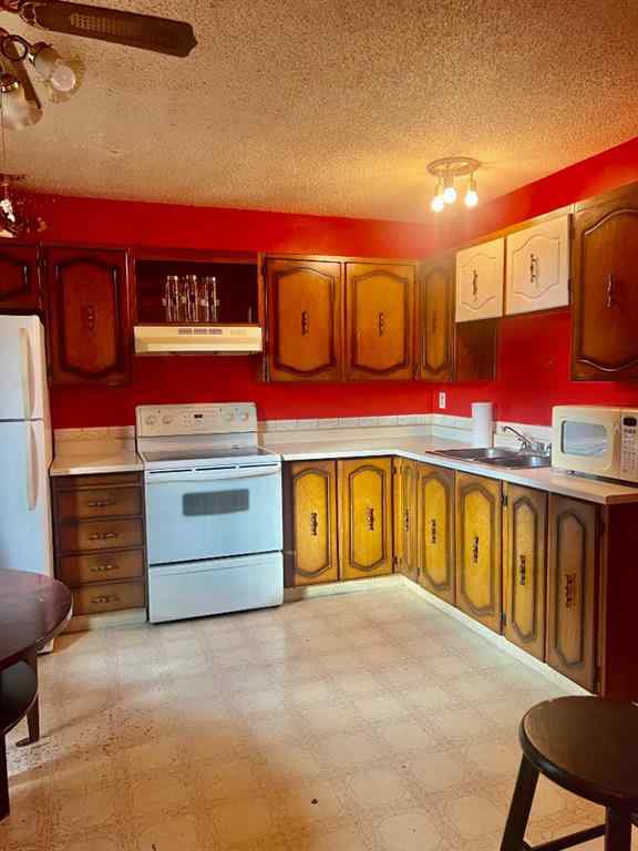 MLS® A2261546 - 1051 Fonda Court SE in Forest Heights Calgary, Residential