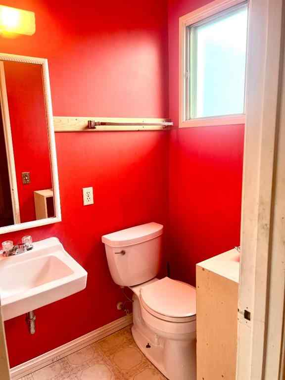 MLS® A2261546 - 1051 Fonda Court SE in Forest Heights Calgary, Residential