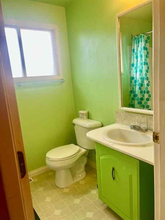 MLS® A2261546 - 1051 Fonda Court SE in Forest Heights Calgary, Residential