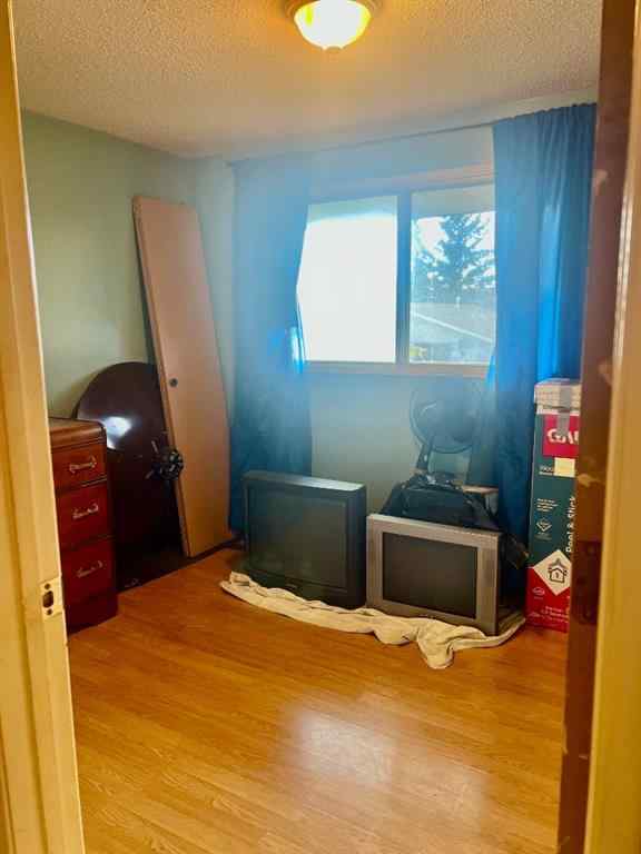 MLS® A2261546 - 1051 Fonda Court SE in Forest Heights Calgary, Residential