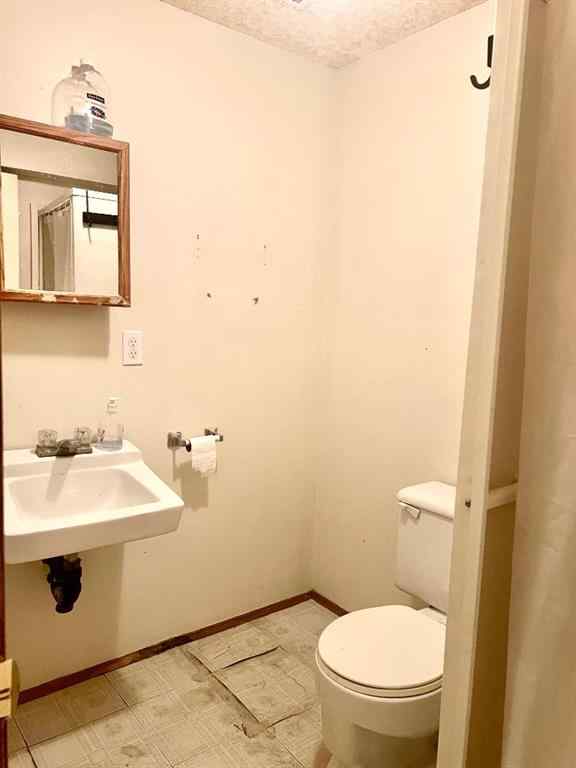 MLS® A2261546 - 1051 Fonda Court SE in Forest Heights Calgary, Residential