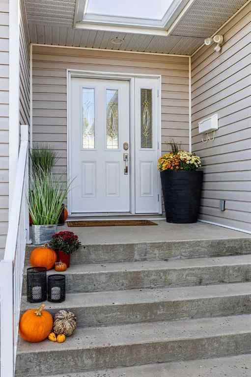 MLS® A2261552 - 58 Cottonwood Court SW in Cottonwood Medicine Hat, Residential