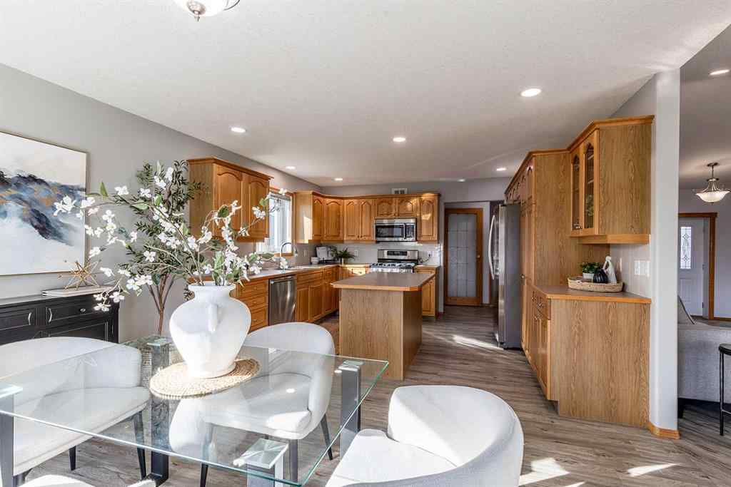 MLS® A2261552 - 58 Cottonwood Court SW in Cottonwood Medicine Hat, Residential