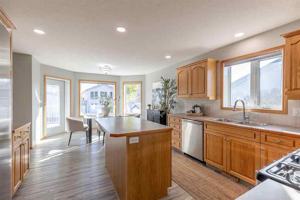 MLS® A2261552 - 58 Cottonwood Court SW in Cottonwood Medicine Hat, Residential