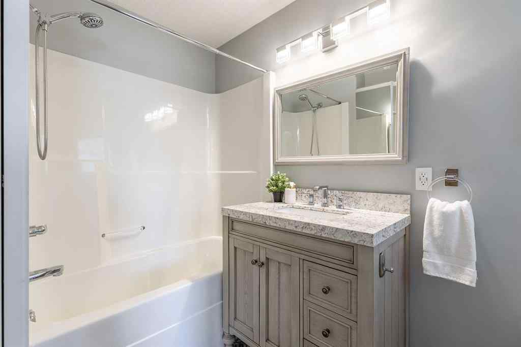 MLS® A2261552 - 58 Cottonwood Court SW in Cottonwood Medicine Hat, Residential