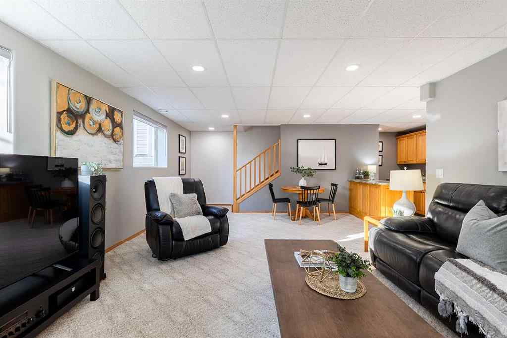 MLS® A2261552 - 58 Cottonwood Court SW in Cottonwood Medicine Hat, Residential