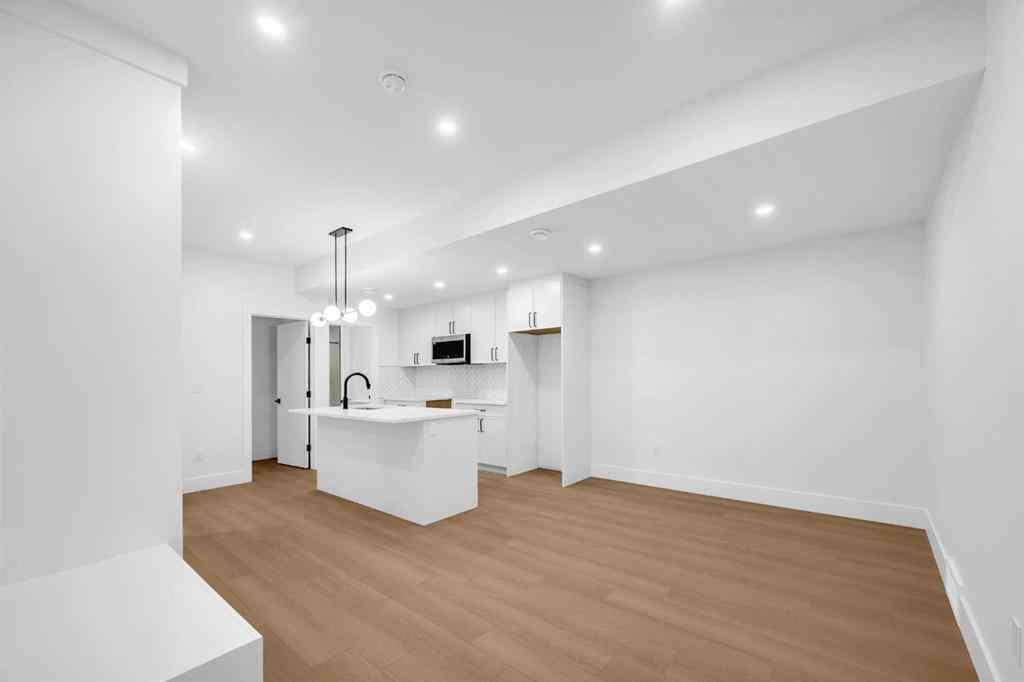 MLS® A2261556 - 2020 22 Avenue NW in Banff Trail Calgary, Residential