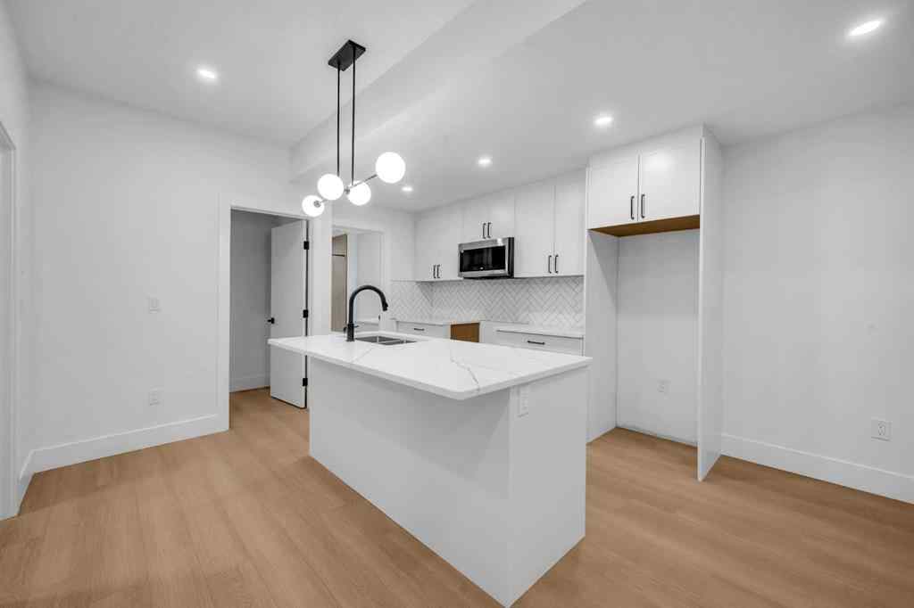 MLS® A2261556 - 2020 22 Avenue NW in Banff Trail Calgary, Residential