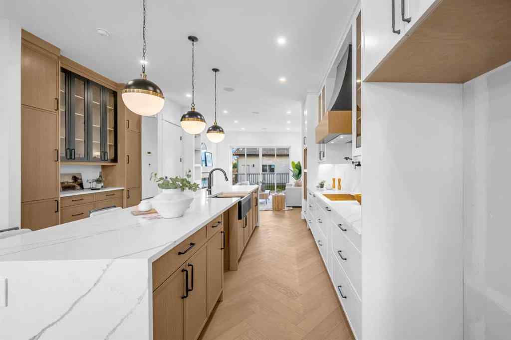 MLS® A2261556 - 2020 22 Avenue NW in Banff Trail Calgary, Residential