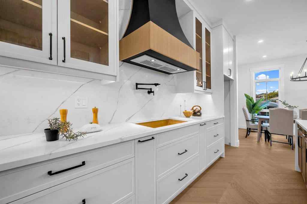 MLS® A2261556 - 2020 22 Avenue NW in Banff Trail Calgary, Residential