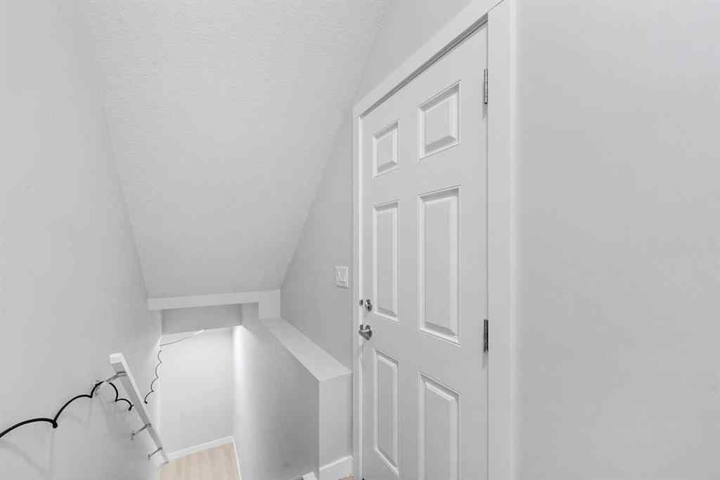 MLS® A2261558 - 281 Yorkville Road SW in Yorkville Calgary, Residential