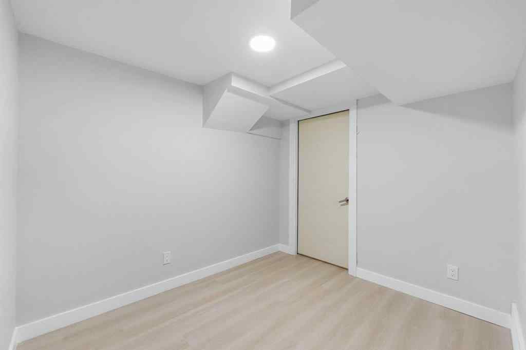 MLS® A2261558 - 281 Yorkville Road SW in Yorkville Calgary, Residential