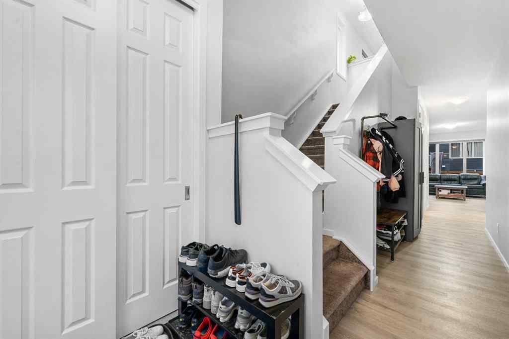 MLS® A2261558 - 281 Yorkville Road SW in Yorkville Calgary, Residential