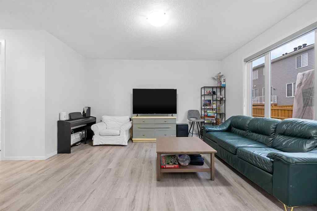 MLS® A2261558 - 281 Yorkville Road SW in Yorkville Calgary, Residential