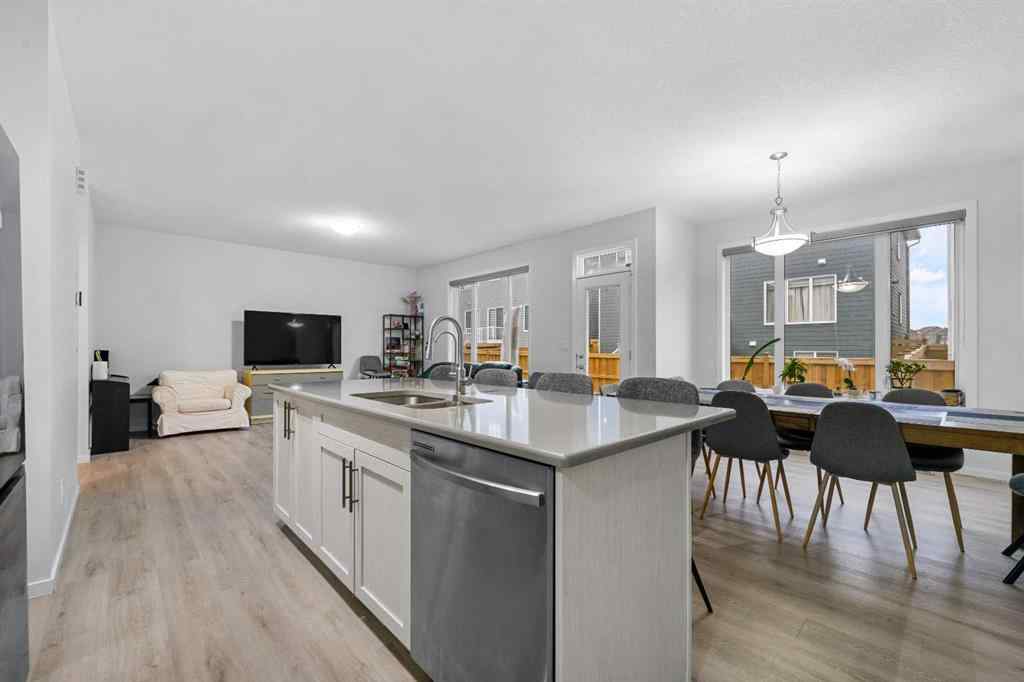 MLS® A2261558 - 281 Yorkville Road SW in Yorkville Calgary, Residential