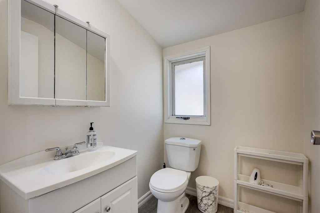 MLS® A2261565 - 5120 53 Avenue  in Central Ponoka Ponoka, Residential