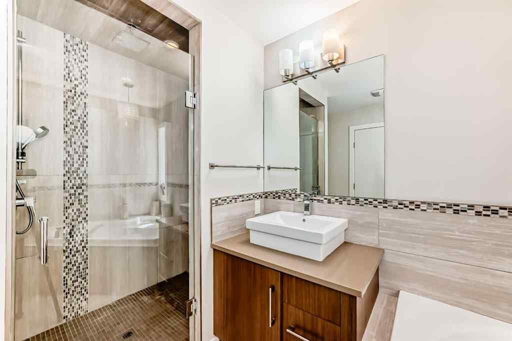 MLS® A2261571 - Unit #2 924 3 Avenue NW in Sunnyside Calgary, Residential