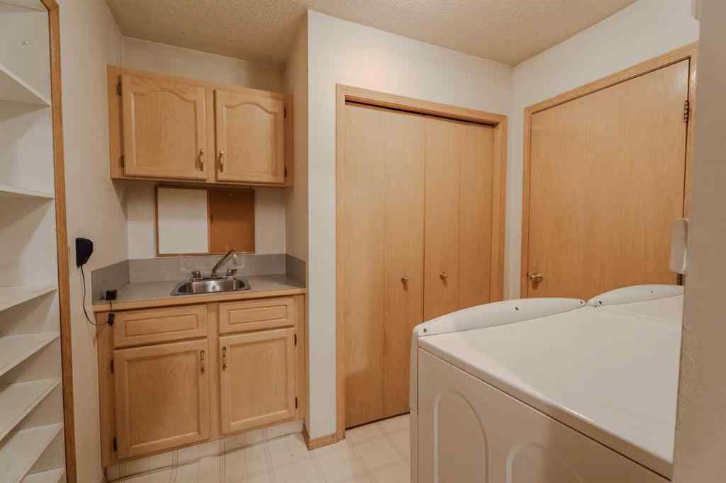 MLS® A2261577 - 135 Canterbury Court SW in Canyon Meadows Calgary, Residential