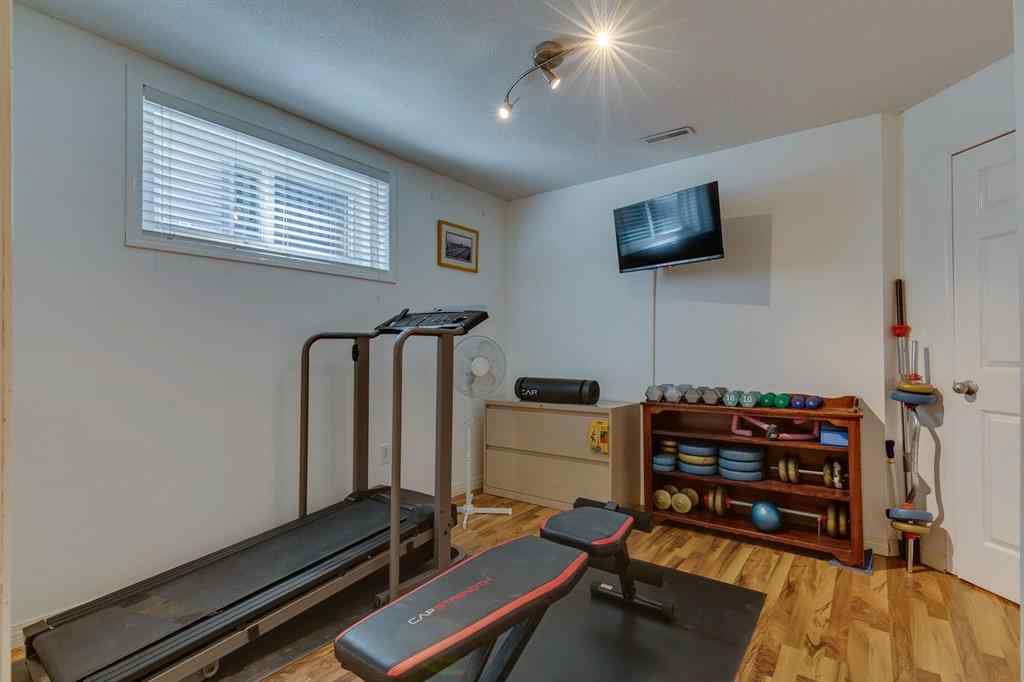 MLS® A2261578 - 1145 Sunlake Link SE in Sundance Calgary, Residential