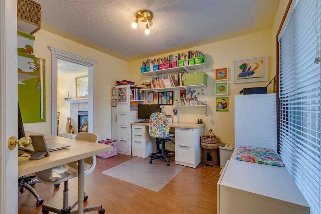 MLS® A2261578 - 1145 Sunlake Link SE in Sundance Calgary, Residential