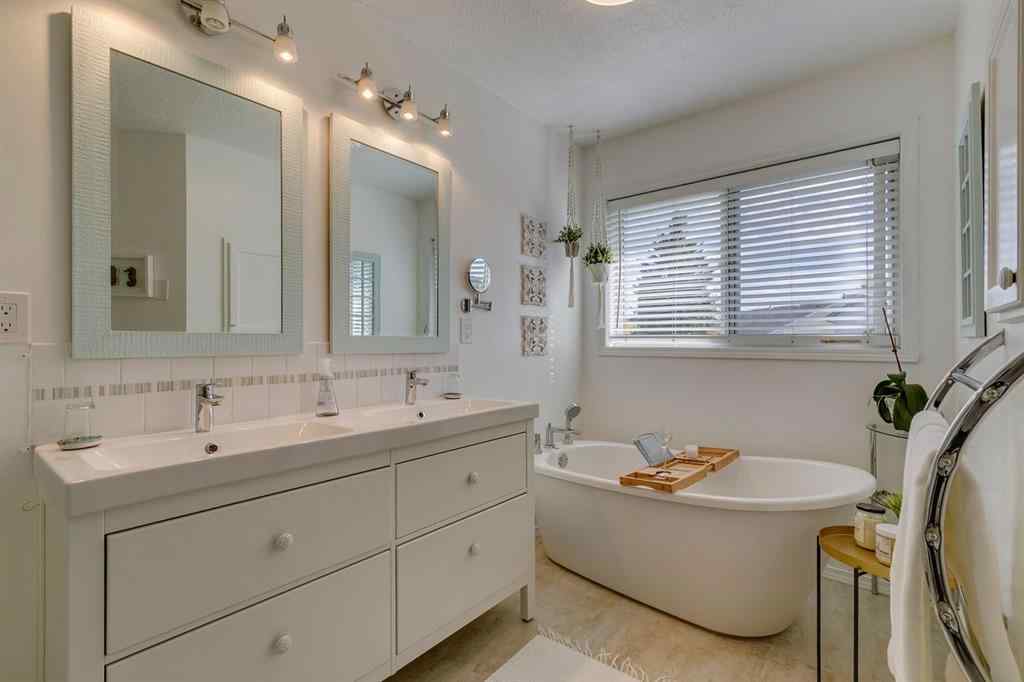 MLS® A2261578 - 1145 Sunlake Link SE in Sundance Calgary, Residential