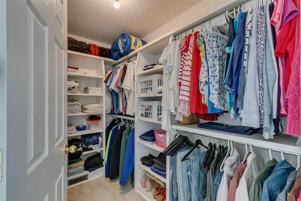 MLS® A2261578 - 1145 Sunlake Link SE in Sundance Calgary, Residential