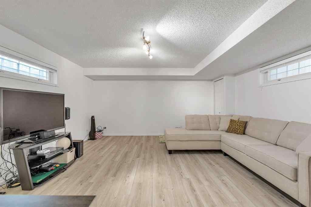 MLS® A2261580 - 1629 29 Avenue SW in South Calgary Calgary, Residential