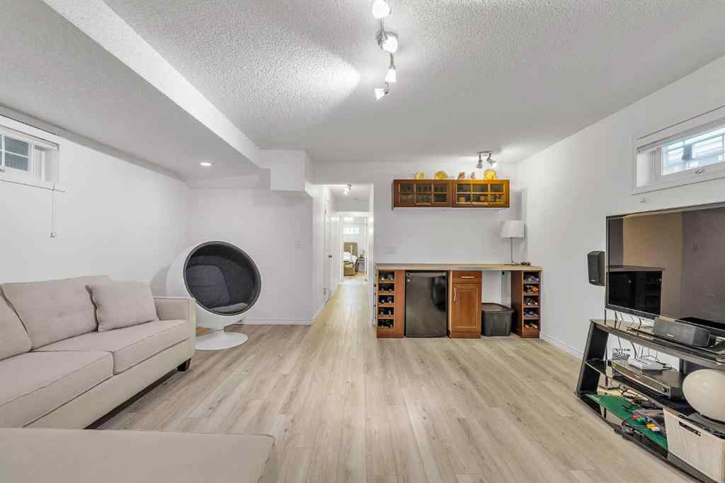 MLS® A2261580 - 1629 29 Avenue SW in South Calgary Calgary, Residential