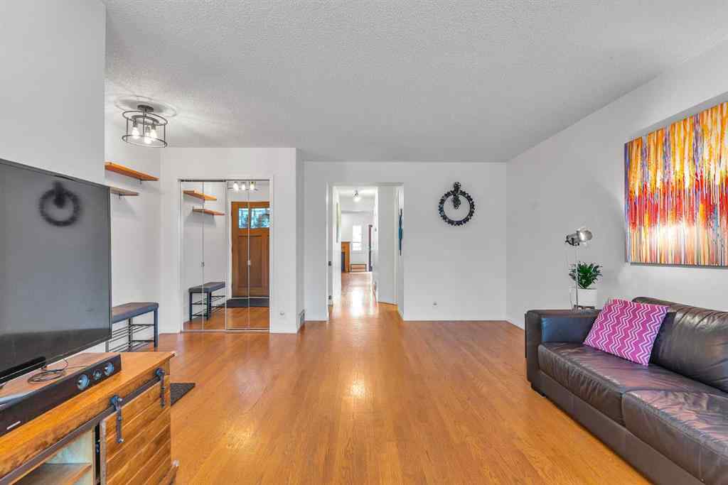 MLS® A2261580 - 1629 29 Avenue SW in South Calgary Calgary, Residential