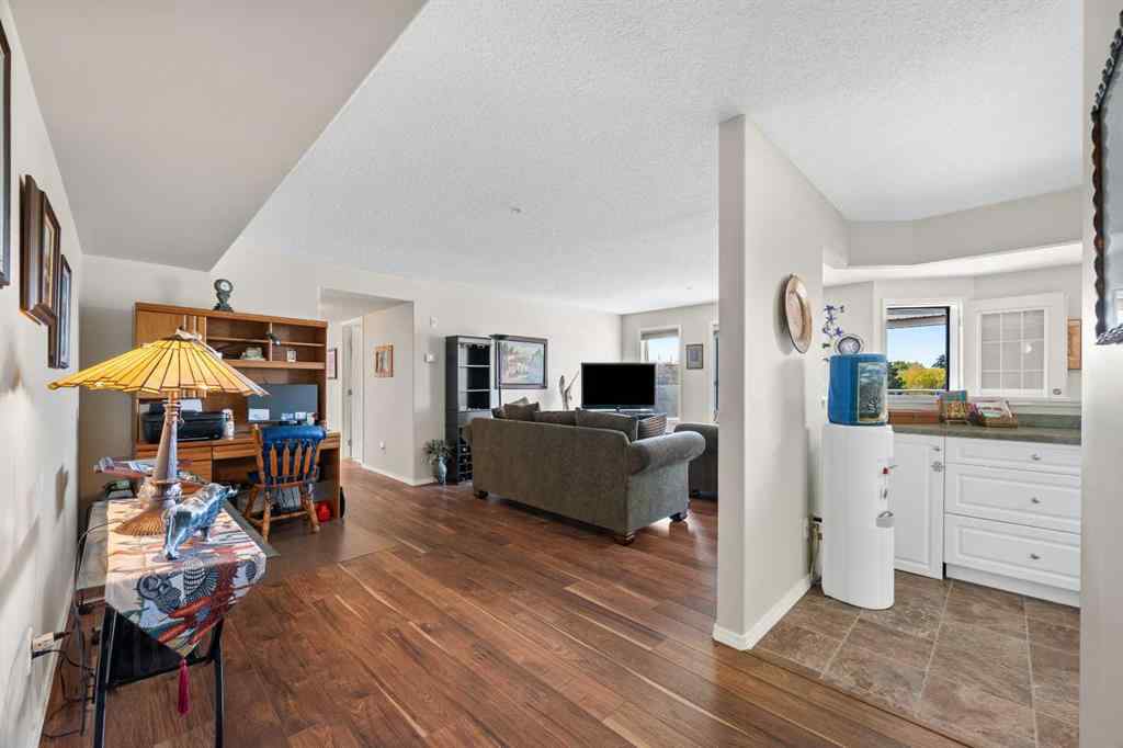 MLS® A2261586 - Unit #206 5120 48 Street  in Central Business District Lloydminster, Residential