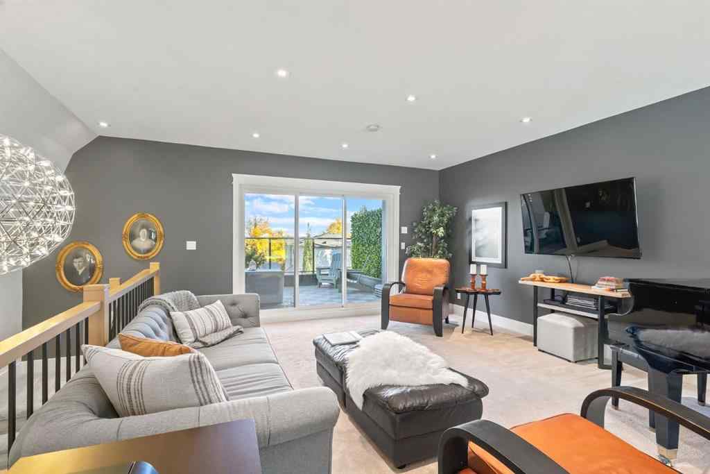 MLS® A2261596 - 2818 36 Street SW in Killarney/Glengarry Calgary, Residential