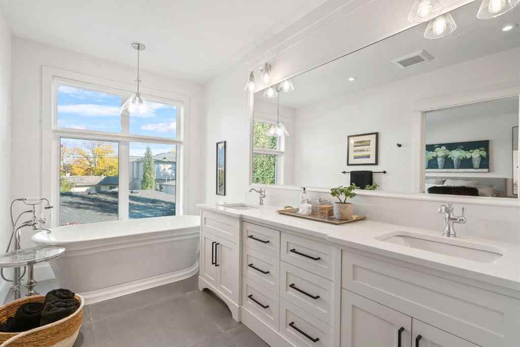 MLS® A2261596 - 2818 36 Street SW in Killarney/Glengarry Calgary, Residential