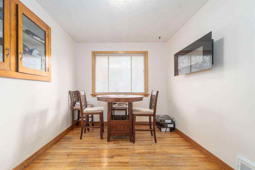 MLS® A2261598 - 1730 12 Avenue S in Agnes Davidson Lethbridge, Residential