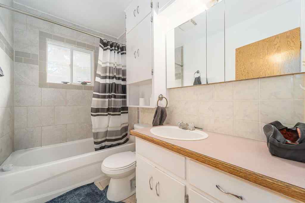 MLS® A2261598 - 1730 12 Avenue S in Agnes Davidson Lethbridge, Residential