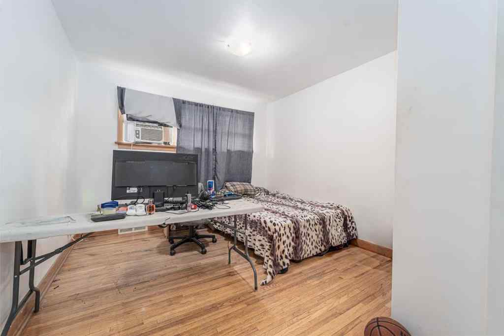 MLS® A2261598 - 1730 12 Avenue S in Agnes Davidson Lethbridge, Residential