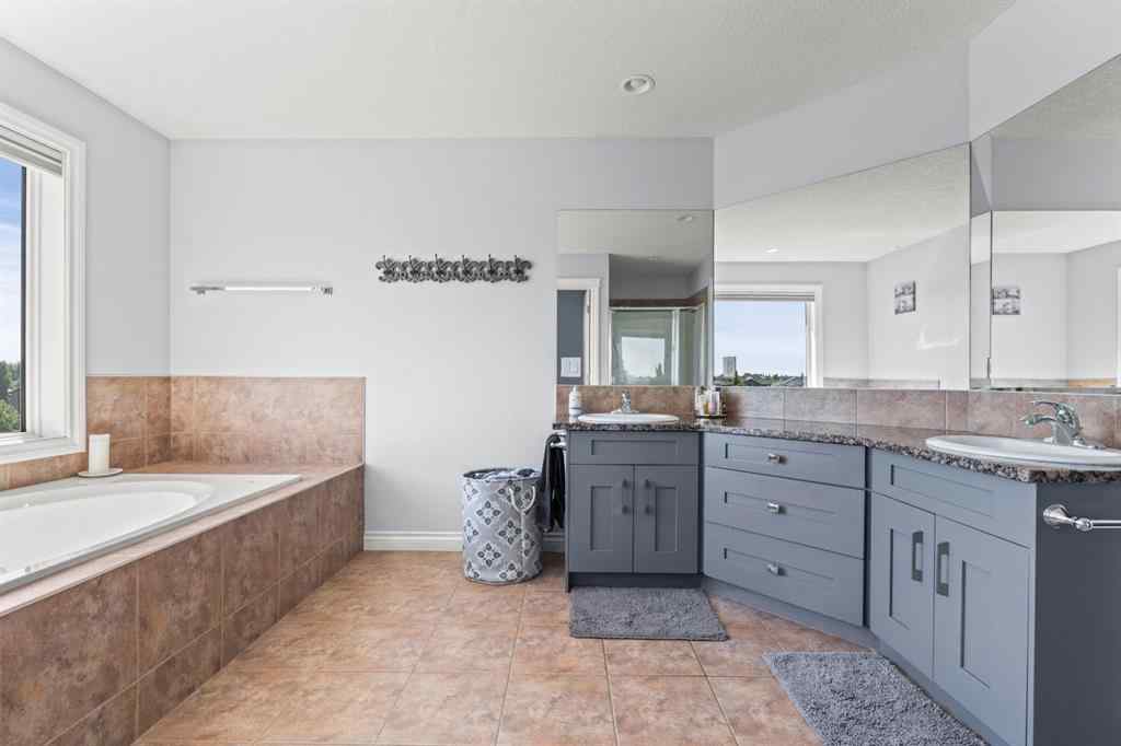 MLS® A2261600 - 518 High Park Court  in Highwood Lake High River, Residential