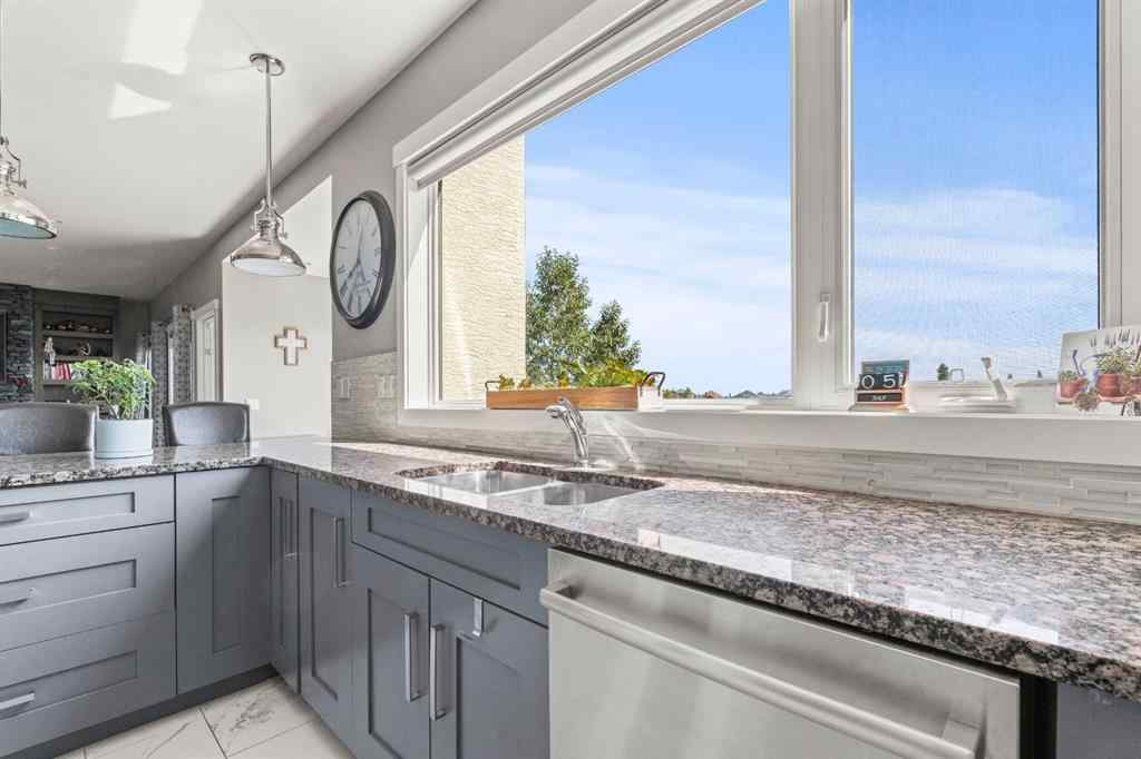 MLS® A2261600 - 518 High Park Court  in Highwood Lake High River, Residential