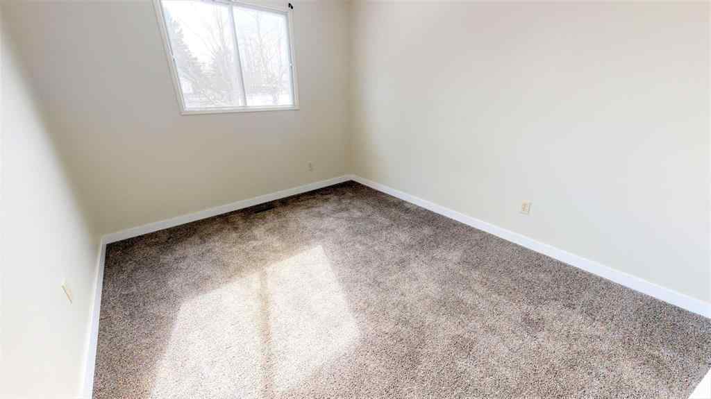 MLS® A2261601 - 9431 123 Avenue  in Crystal Ridge Grande Prairie, Residential