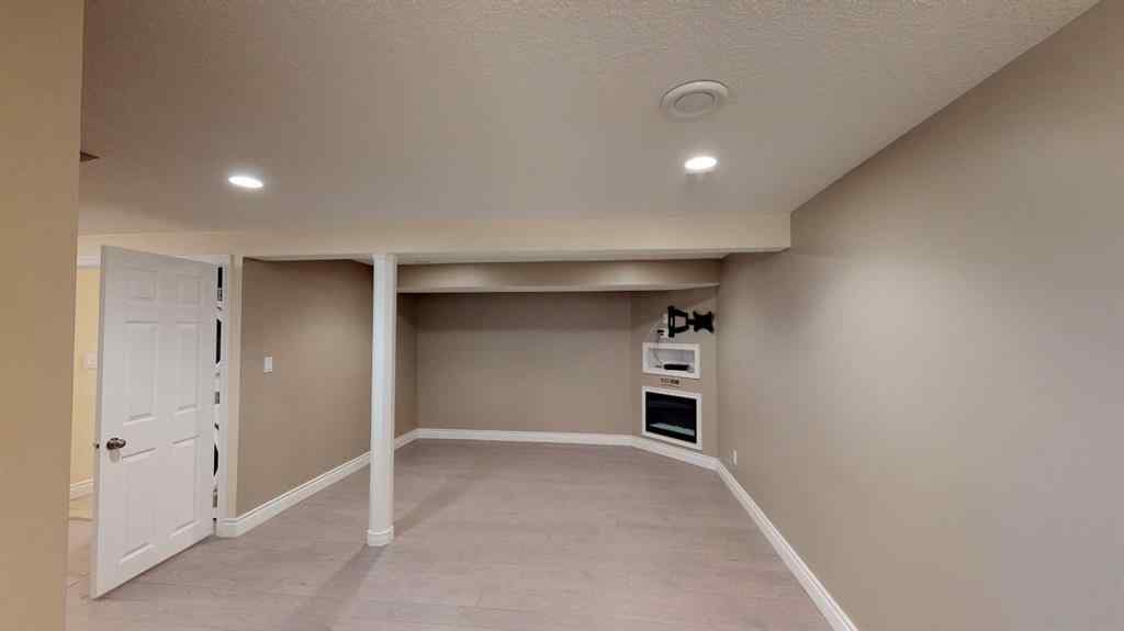 MLS® A2261601 - 9431 123 Avenue  in Crystal Ridge Grande Prairie, Residential