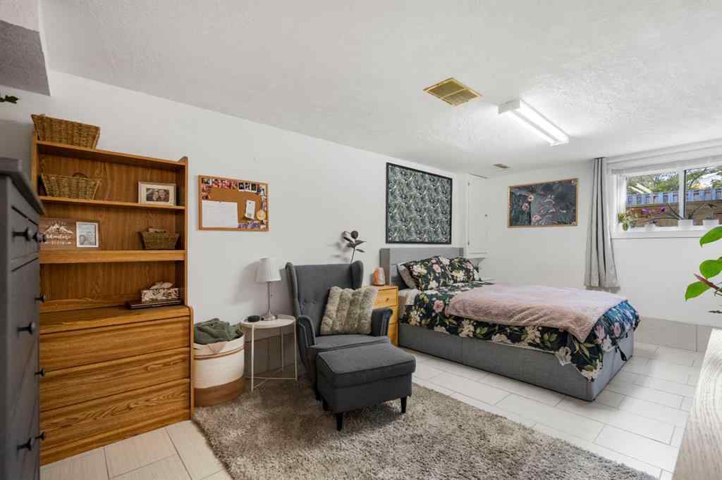 MLS® A2261610 - 11 Deerfield Circle SE in Deer Ridge Calgary, Residential