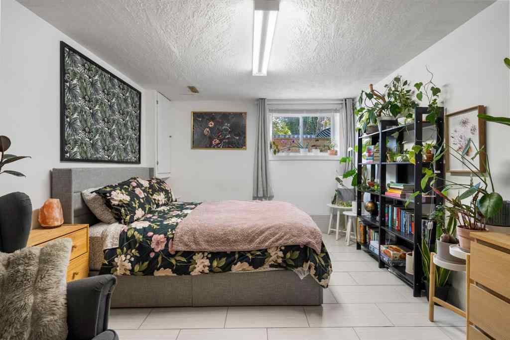 MLS® A2261610 - 11 Deerfield Circle SE in Deer Ridge Calgary, Residential