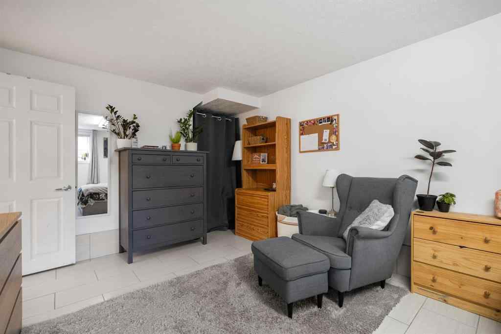 MLS® A2261610 - 11 Deerfield Circle SE in Deer Ridge Calgary, Residential