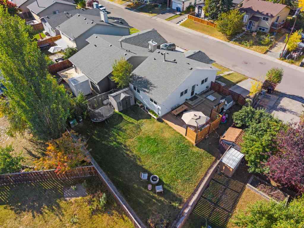 MLS® A2261610 - 11 Deerfield Circle SE in Deer Ridge Calgary, Residential