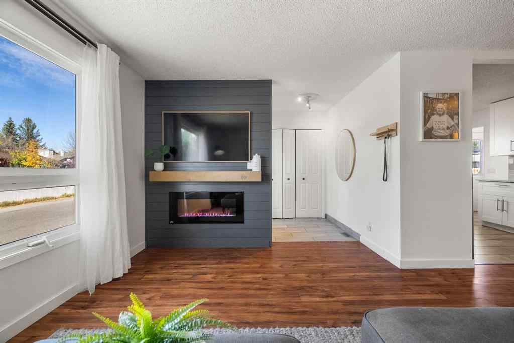 MLS® A2261610 - 11 Deerfield Circle SE in Deer Ridge Calgary, Residential