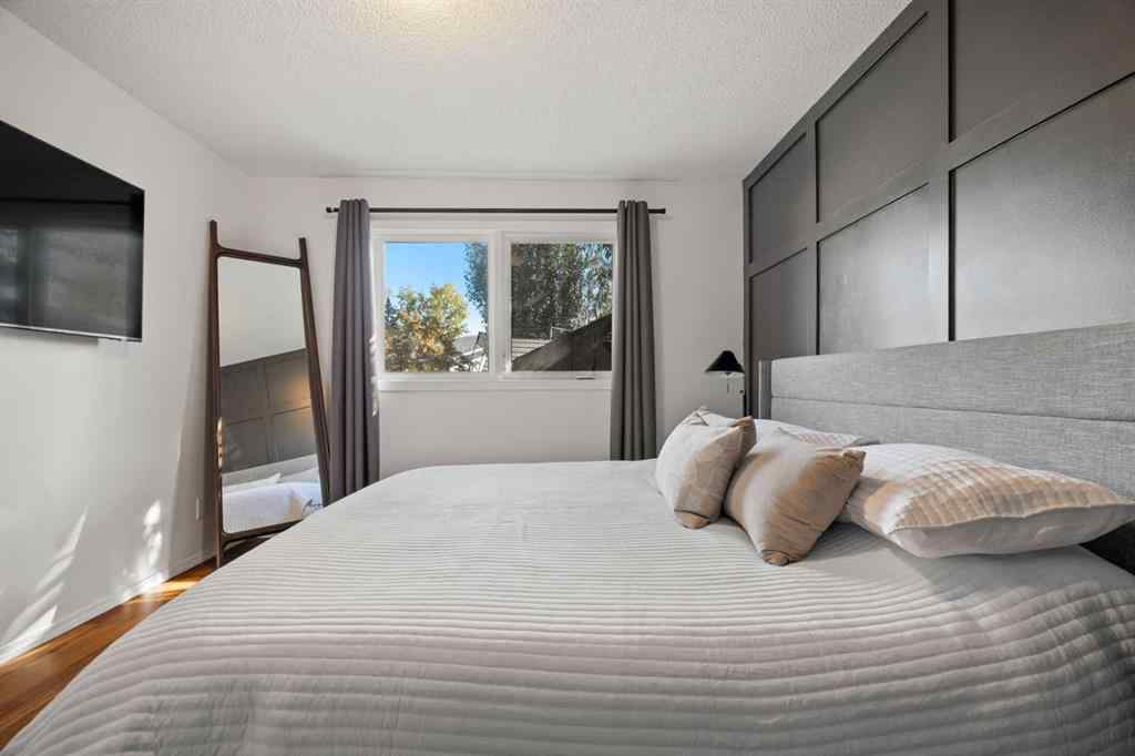 MLS® A2261610 - 11 Deerfield Circle SE in Deer Ridge Calgary, Residential