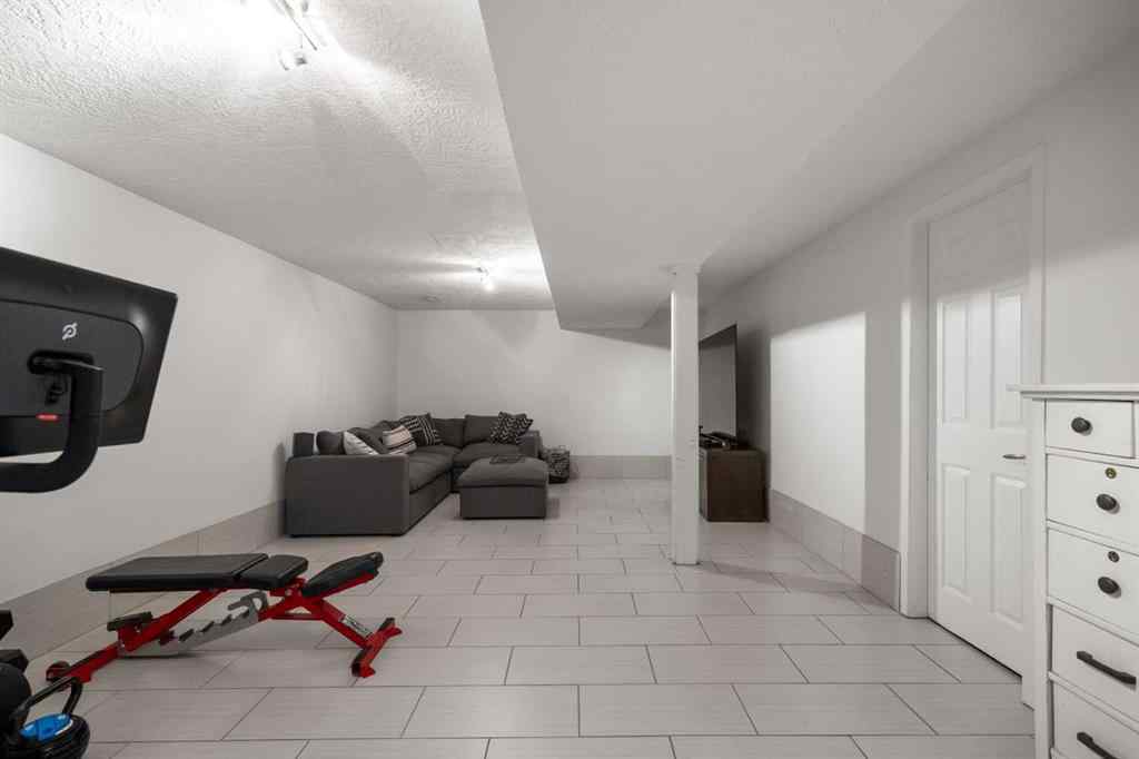 MLS® A2261610 - 11 Deerfield Circle SE in Deer Ridge Calgary, Residential