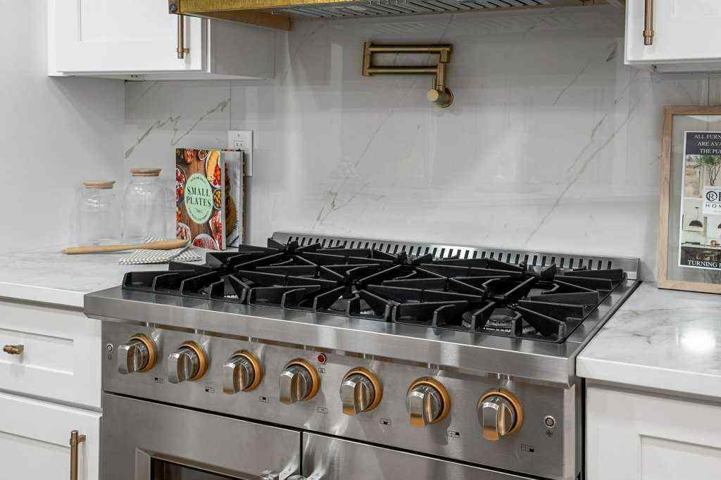 MLS® A2261614 - 113 Straddock Terrace SW in Strathcona Park Calgary, Residential